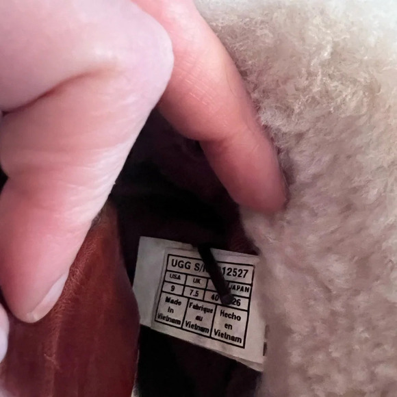 UGG Janney Leather and Sheepskin Leather Lace Up Wedge Boots with Fur Accent - Picture 11 of 11